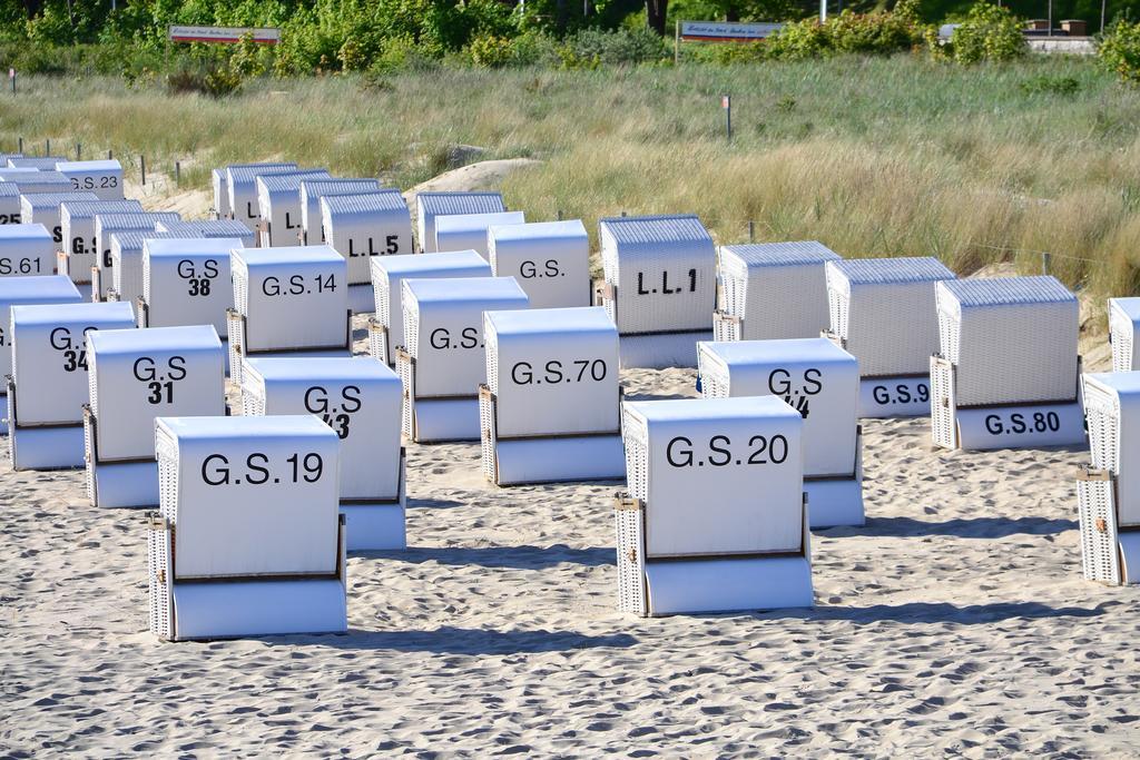 Ferien Unterm Reetdach In Gohren Hotel Goehren  Kültér fotó