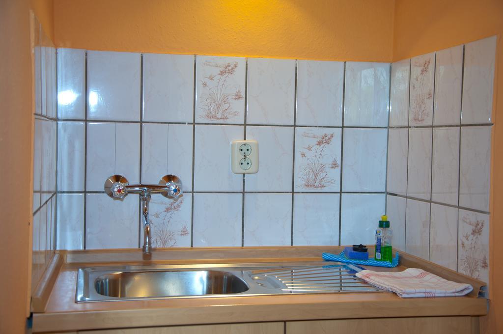 Ferien Unterm Reetdach In Gohren Hotel Goehren  Kültér fotó