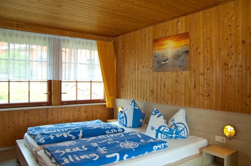 Ferien Unterm Reetdach In Gohren Hotel Goehren  Kültér fotó