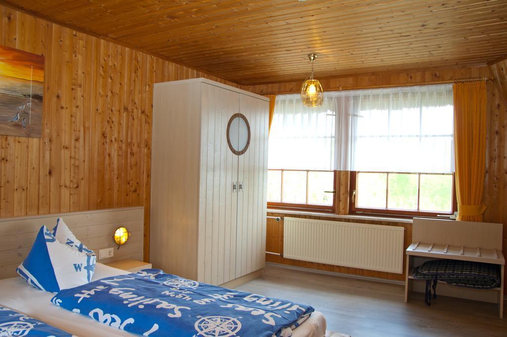 Ferien Unterm Reetdach In Gohren Hotel Goehren  Kültér fotó