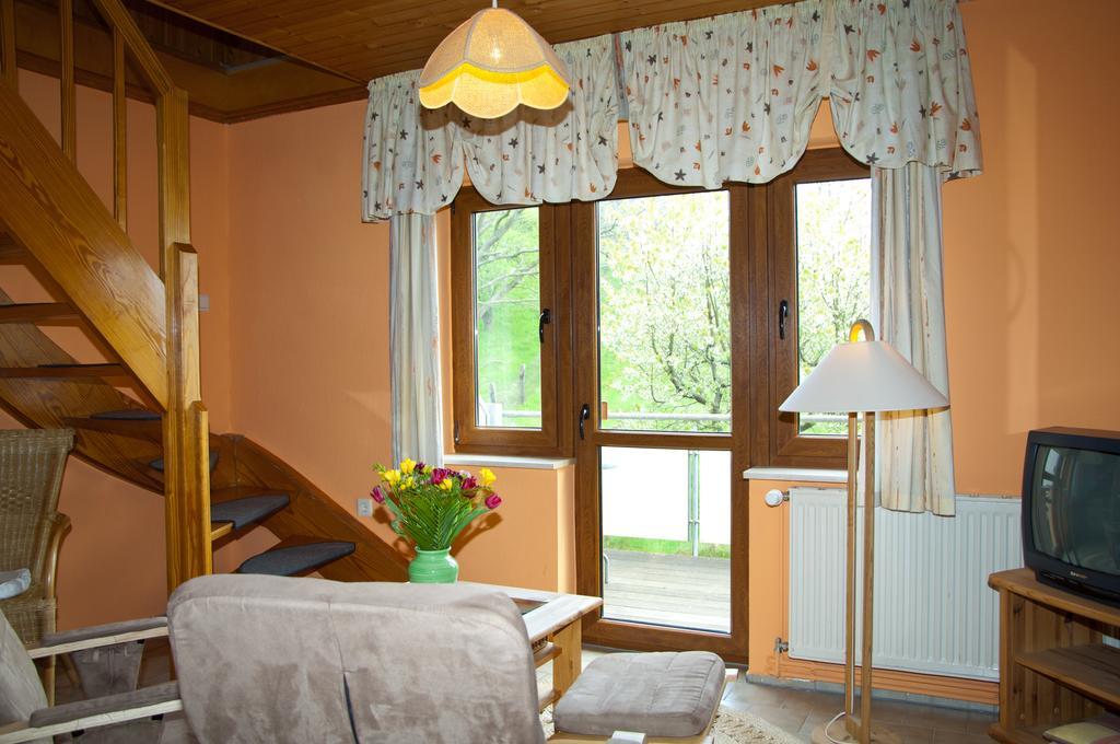 Ferien Unterm Reetdach In Gohren Hotel Goehren  Kültér fotó