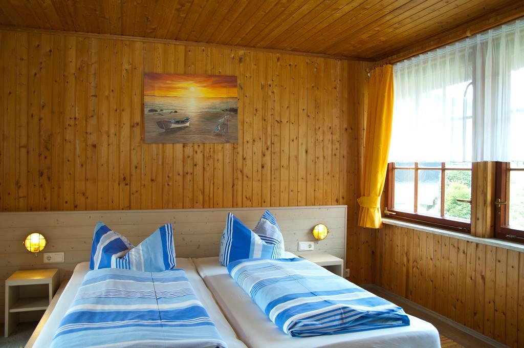 Ferien Unterm Reetdach In Gohren Hotel Goehren  Kültér fotó