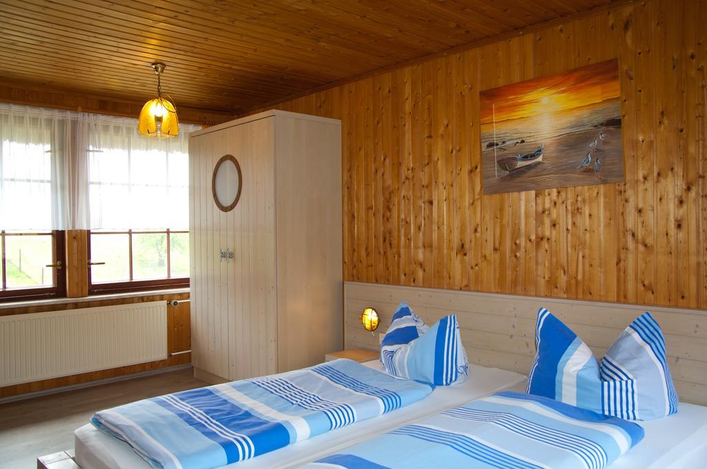 Ferien Unterm Reetdach In Gohren Hotel Goehren  Kültér fotó