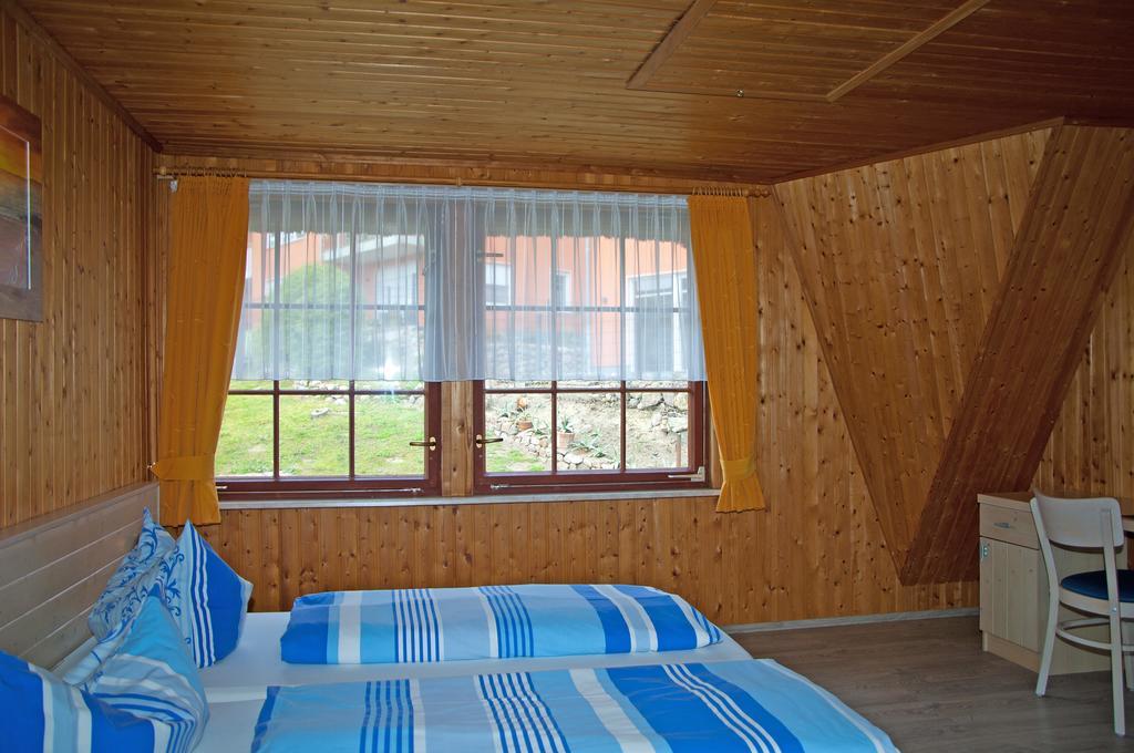 Ferien Unterm Reetdach In Gohren Hotel Goehren  Kültér fotó