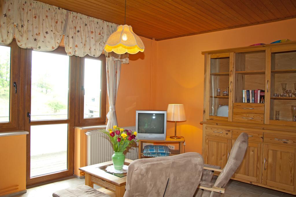 Ferien Unterm Reetdach In Gohren Hotel Goehren  Kültér fotó