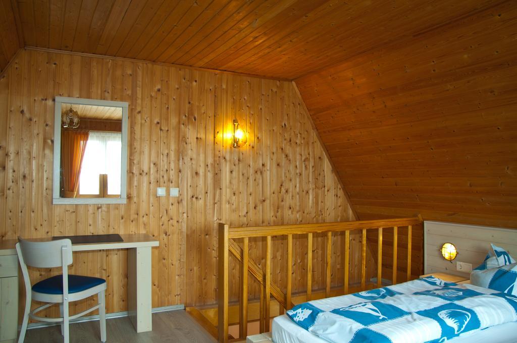 Ferien Unterm Reetdach In Gohren Hotel Goehren  Kültér fotó