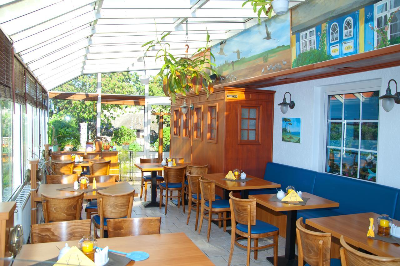 Ferien Unterm Reetdach In Gohren Hotel Goehren  Kültér fotó